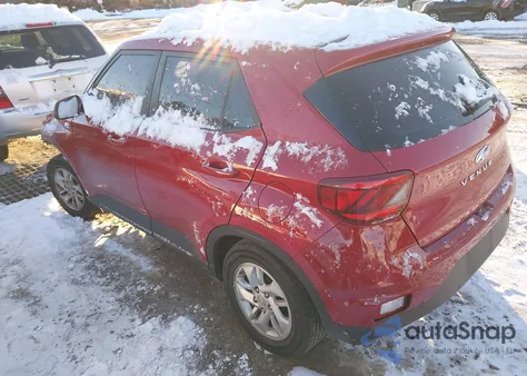 2021 Hyundai Venue Se from USA, damaged, VIN KMHRB8A32MU065337